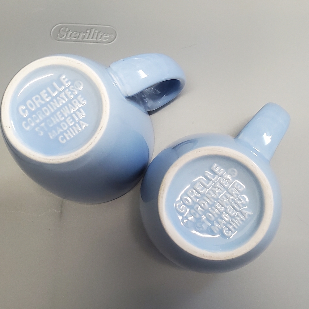 Set of 2 Light Blue EUC Corelle Coordinates Stoneware Mugs